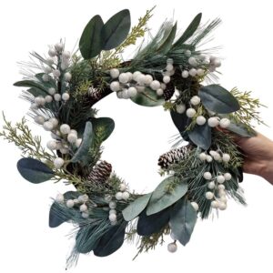 Božićni vjenčić s bijelim bobicama 48 cm