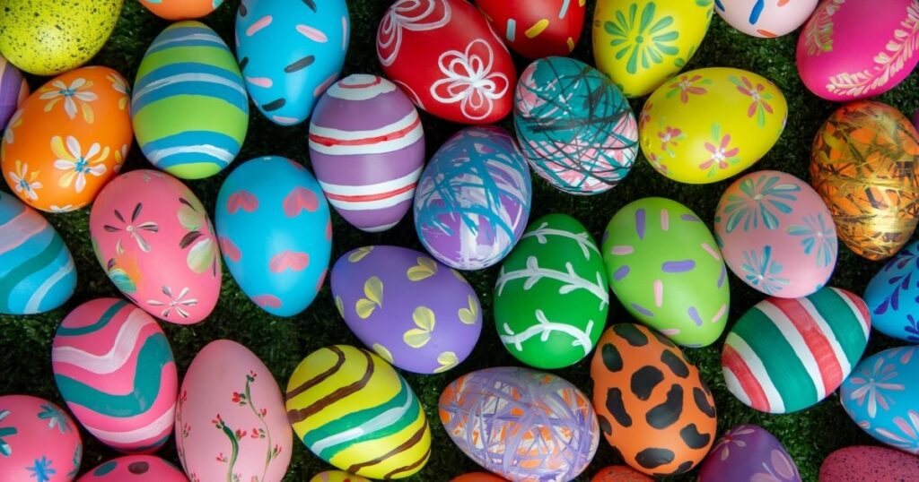 Ukrašavanje jaja od stiropora i plastike