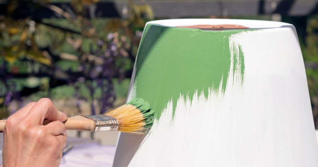 Obojite terakota teglica i glinene posude
