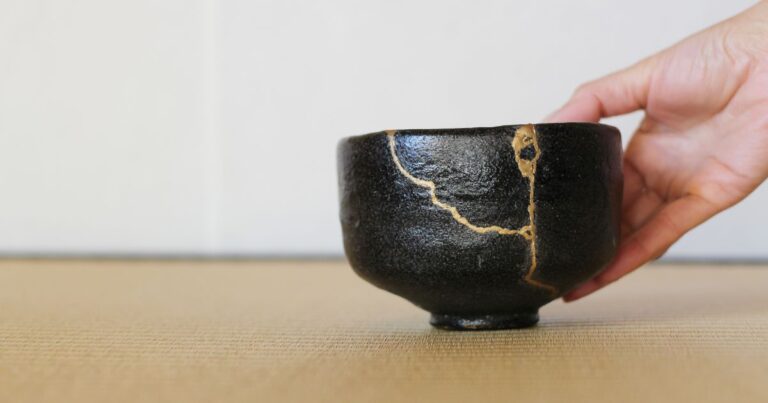 Kintsugi kod kuće – Kako obnoviti napuknutu šalicu ili odlomljenu keramičku posudu