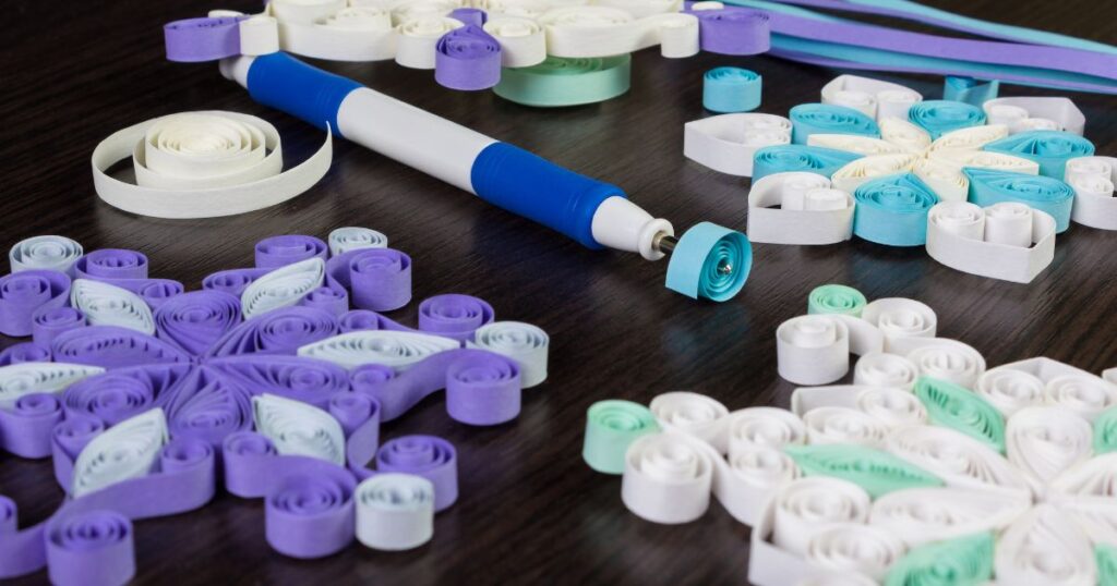 Kako organizirati radni kutak ako se bavite quilling tehnikom ili radom s papirom