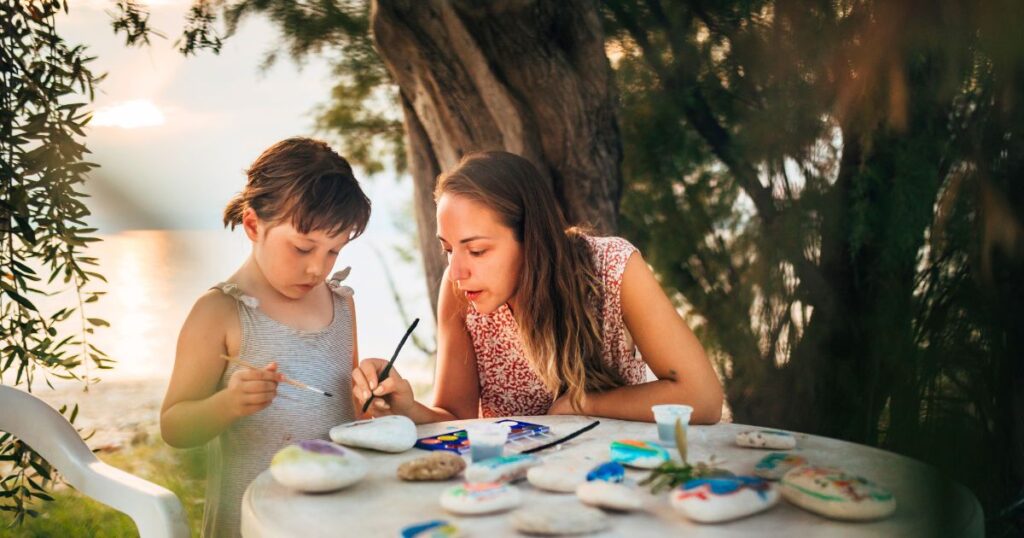 Oslikavanje kamenčića kao jednostavan i zabavan kreativni projekt